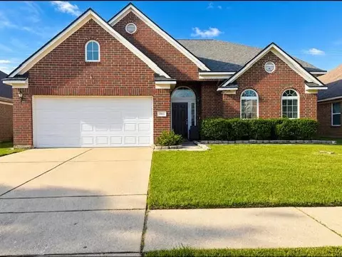 5915 Annatto Dr, Baytown, TX 77521