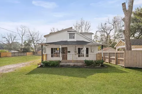 222 E Southland Ave, Alvin, TX 77511