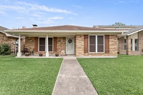 8249 Heartfield Ln, Beaumont, TX 77706