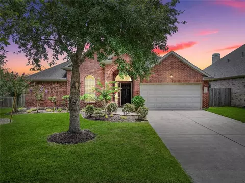 866 Pebblebank Ln, League City, TX 77573