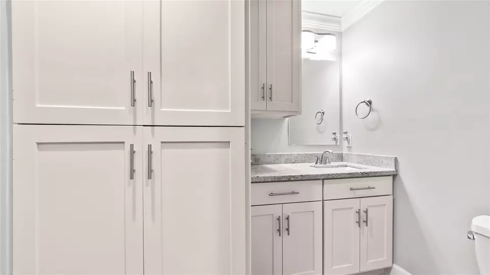 Bath - 11003 Crestmore St, Houston, TX 77096 photo 4 of 4