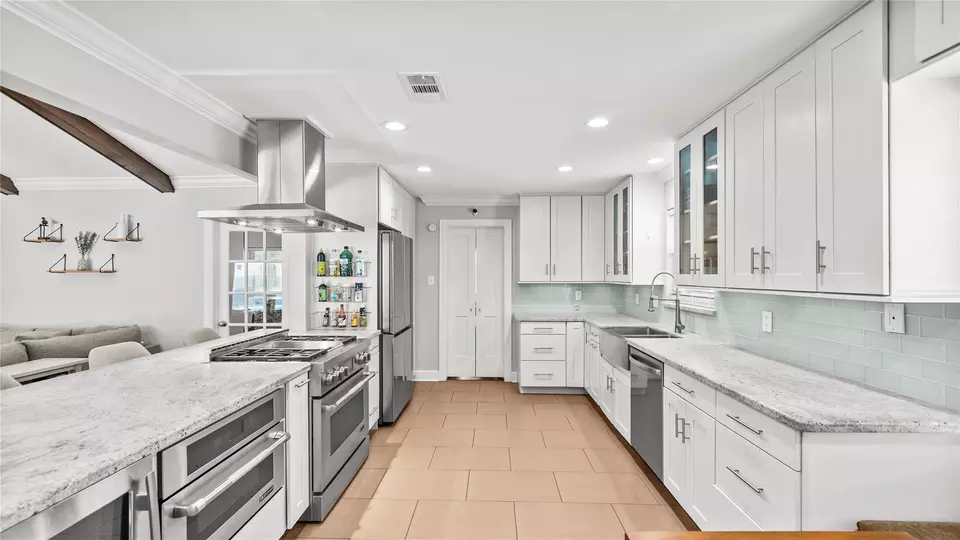 Kitchen - 11003 Crestmore St, Houston, TX 77096 photo 1 of 4