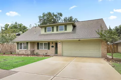 814 E X St, Deer Park, TX 77536