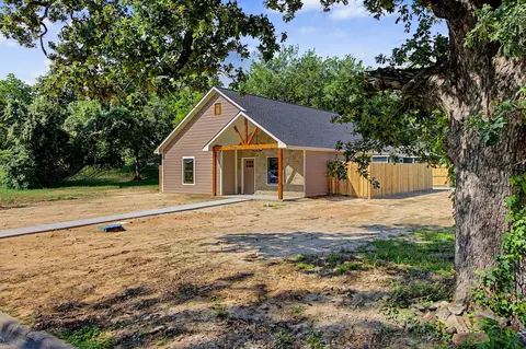 509 Milam St, Hearne, TX 77859