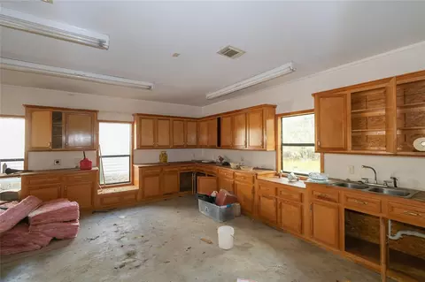 Kitchen - 170 W W Crk, Trinity, TX 75862 photo 6 of 6