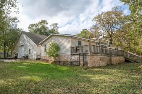 Exterior - 170 W W Crk, Trinity, TX 75862 photo 4 of 9