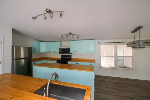 Kitchen - 170 W W Crk, Trinity, TX 75862 photo 4 of 6
