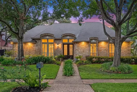 12214 Maple Rock Dr, Houston, TX 77077