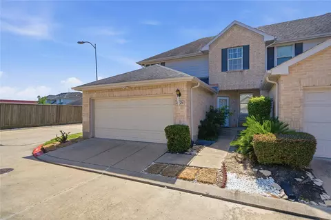 2926 Meadowglen Cv, Houston, TX 77082
