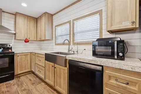 Kitchen - 146 Marina Dr, Trinity, TX 75862 photo 6 of 6