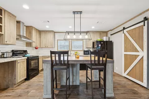 Kitchen - 146 Marina Dr, Trinity, TX 75862 photo 2 of 6