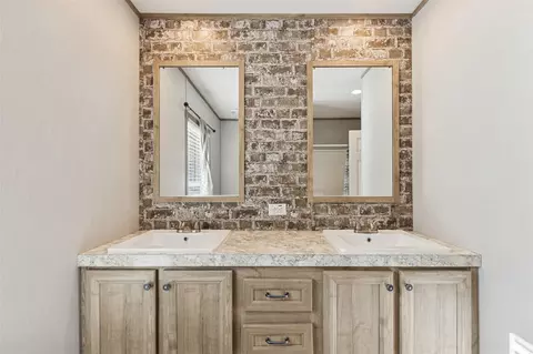 Bath - 146 Marina Dr, Trinity, TX 75862 photo 1 of 4