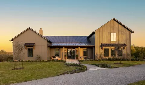 114 Turney Trce, Round Top, TX 78954