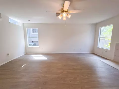 Living - 67 Marble Rock Pl, Spring, TX 77382 photo 2 of 4