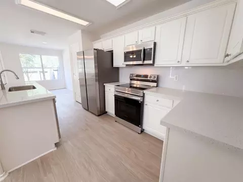 Kitchen - 67 Marble Rock Pl, Spring, TX 77382 photo 1 of 3