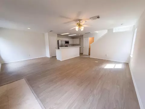 Living - 67 Marble Rock Pl, Spring, TX 77382 photo 3 of 4