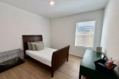 Bedroom - 216 Bennett Loop, Angleton, TX 77515 photo 3 of 3