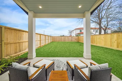 1720 Huge Oaks St, Houston, TX 77055