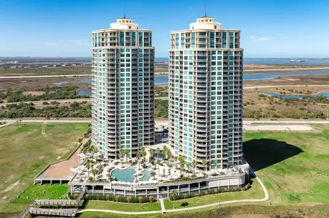 801 E Beach Dr #BC0504, Galveston, TX 77550