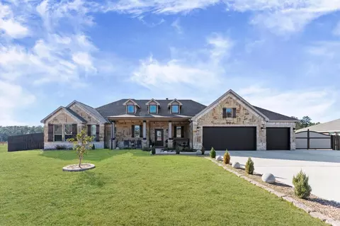 9729 Waller St, Conroe, TX 77303