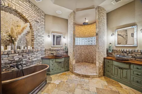 Bath - 4114 Tee Tree Ct, Spring, TX 77386 photo 2 of 5
