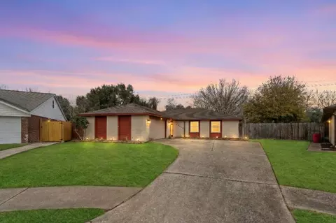 17815 Heritage Colony Ct, Webster, TX 77598