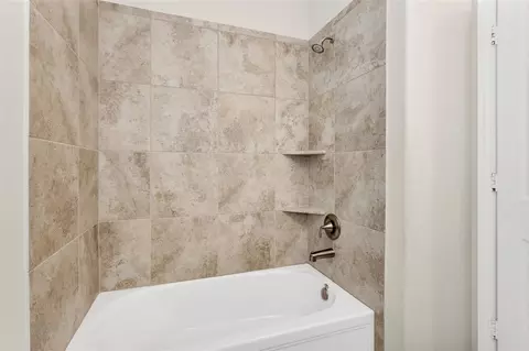 Bath - 3545 Brian Valley Ct, Spring, TX 77386 photo 5 of 5