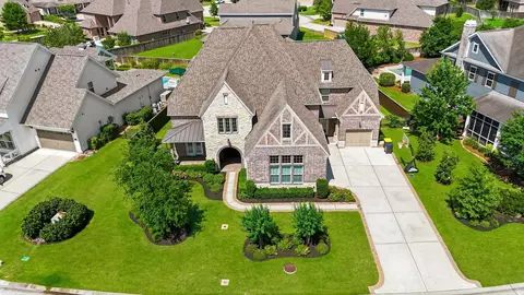 2033 Bluestem Dr, Conroe, TX 77384