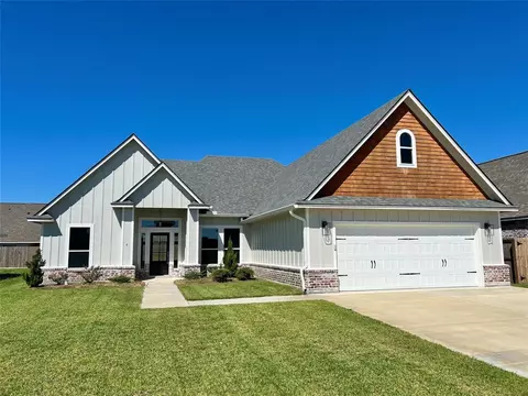 4 Gemstone Ct, Angleton, TX 77515 photo 1