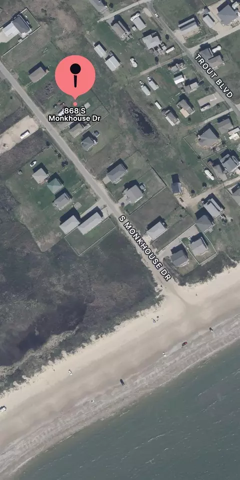 868 S Monkhouse Dr, Crystal Beach, TX 77650