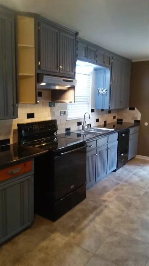 8106 Lorrie Dr, Houston, TX 77025