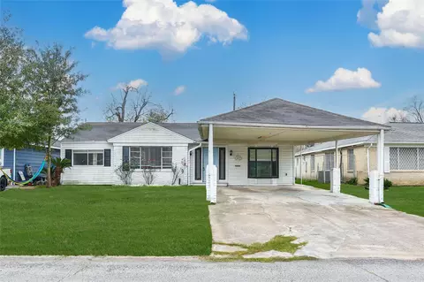 8718 Pattibob St, Houston, TX 77029