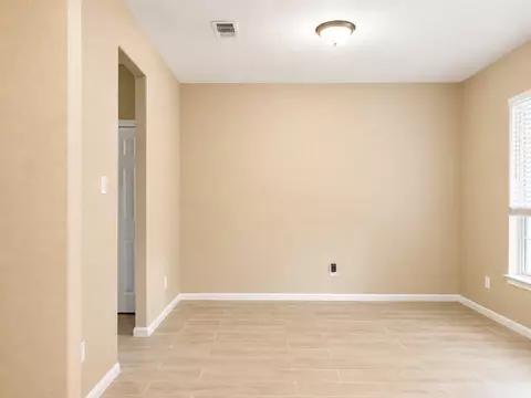 Living - 215 Doncaster St, Conroe, TX 77303 photo 4 of 8