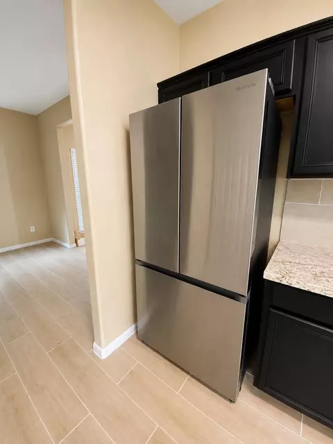 Kitchen - 215 Doncaster St, Conroe, TX 77303 photo 3 of 5