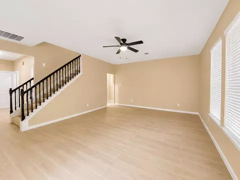 Living - 215 Doncaster St, Conroe, TX 77303 photo 5 of 8