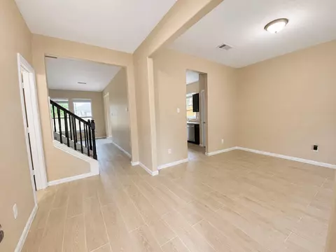 Living - 215 Doncaster St, Conroe, TX 77303 photo 2 of 8
