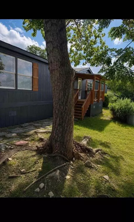 410 Duck Mountain Ln, Canyon Lake, TX 78133