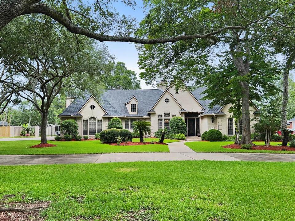 338 Timbercreek Dr, Lake Jackson, TX 77566 50 Photos MLS 11630453