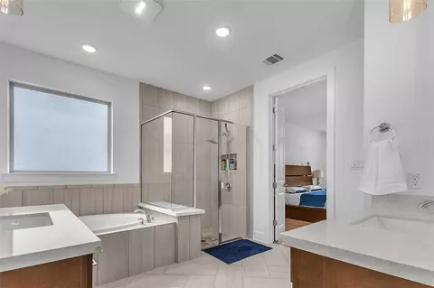 Bath - 148 Jacksdaw Dr, Austin, TX 78737 photo 1 of 9