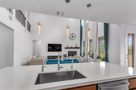 Kitchen - 148 Jacksdaw Dr, Austin, TX 78737 photo 6 of 7