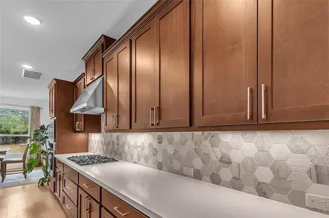 Kitchen - 148 Jacksdaw Dr, Austin, TX 78737 photo 5 of 7
