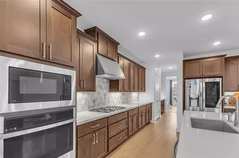 Kitchen - 148 Jacksdaw Dr, Austin, TX 78737 photo 2 of 7