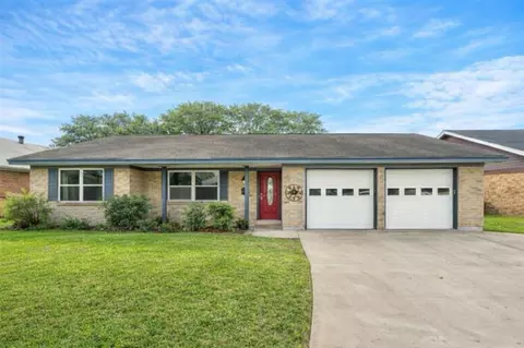 1118 S Amy Dr, Deer Park, TX 77536