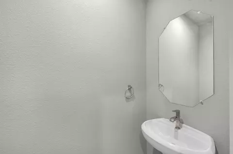 Bath - 3122 Spitfire Dr, Rosenberg, TX 77471 photo 1 of 4