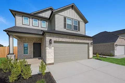 Exterior - 3122 Spitfire Dr, Rosenberg, TX 77471 photo 4 of 5