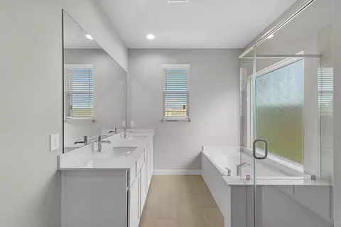 Bath - 3122 Spitfire Dr, Rosenberg, TX 77471 photo 2 of 4