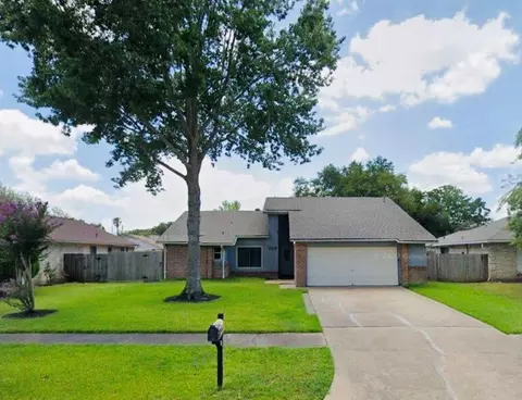 7215 La Entrada Dr, Houston, TX 77083
