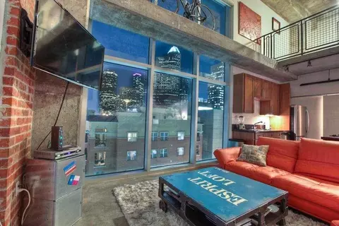 2000 Bagby St #7412, Houston, TX 77002