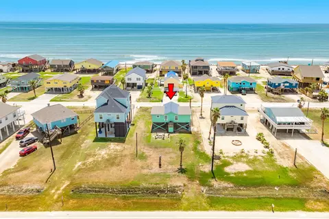 402 Seashell Dr, Surfside Beach, TX 77541
