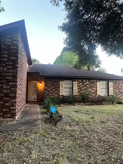 9115 Jennifer St, Beaumont, TX 77707